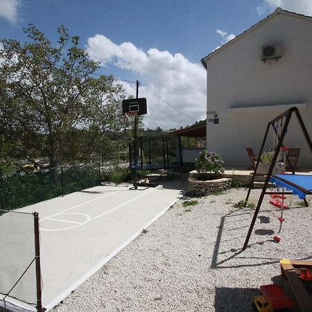 Holiday Home Ela Dracevica Luaran gambar