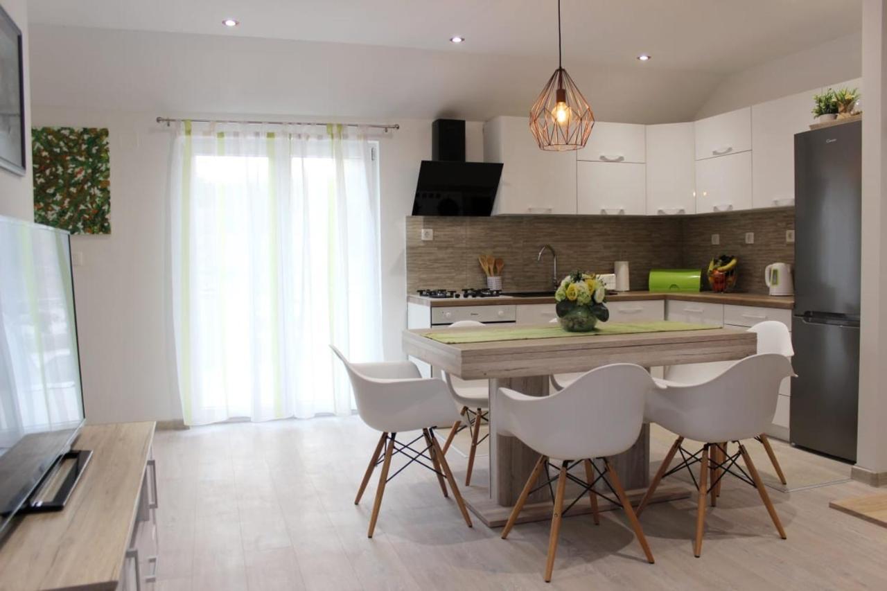 Holiday Home Ela Dracevica Luaran gambar
